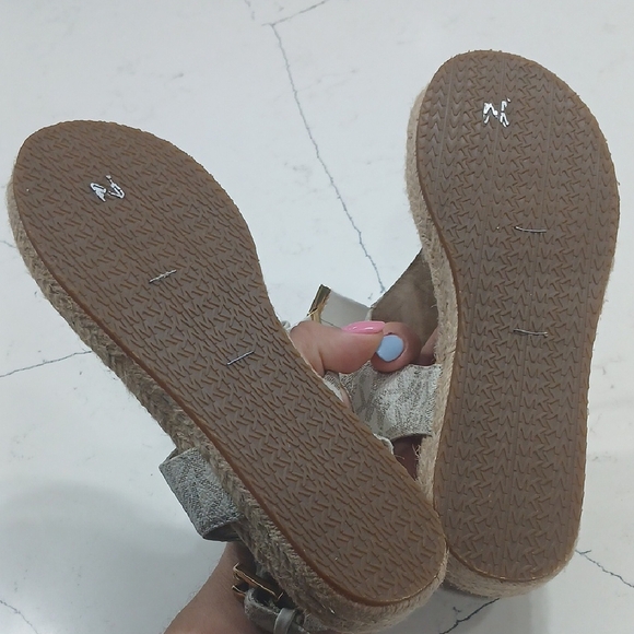 Michael Kors Cream Espadrilles with Ankle Strap Pre-owned Sz 5.5M - Picture 9 of 10